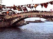 福井県美浜町・水中綱引き