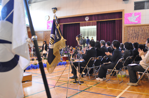 (2)式典中は動けない