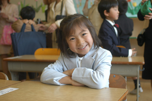 作例２席に座ってポートレートっぽいスナップを