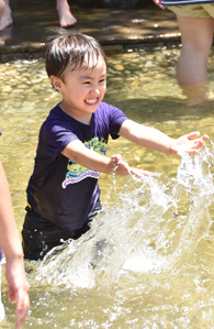 作例1高速シャッターで水を止める
