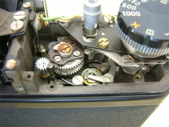 枚数計・スローガバナを外した様子