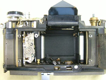 前板を外した様子