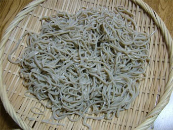 茹で上げた蕎麦