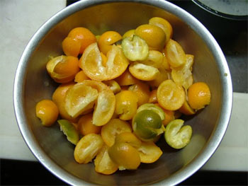 種を抜いた金柑