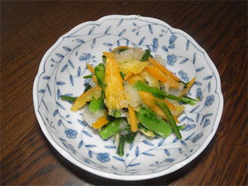 春菊と金柑の和え物