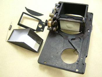 清掃したペンタプリズム・焦点板