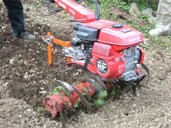 耕耘機の試運転