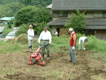 耕耘作業