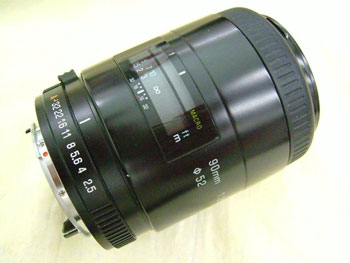 今回のカメラ修理：旧製品のため、補修部品がないレンズの修理