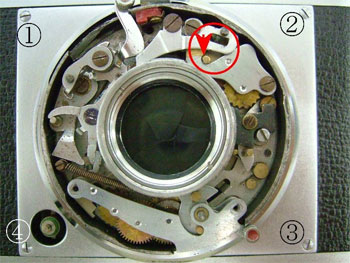 修理手順２：外れたピンを組み込み、分解を進める