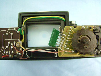 プリズムをはずし、ゴミを清掃