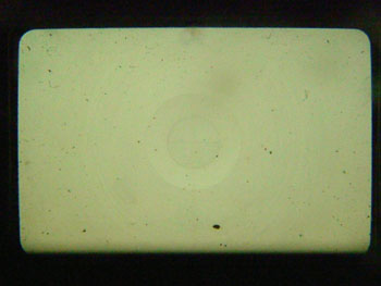 無数の黒点があるファインダー