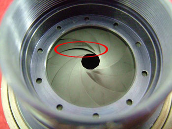 盛り上がった絞り羽根