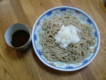 辛味大根をたっぷり乗せた時雨蕎麦