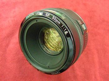 CANON LENS 50mm f:1.8 レンズ内にカビあり