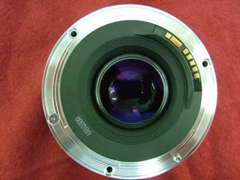 ３本のネジを外すが、１本は外さない