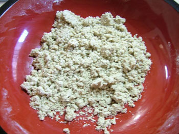 蕎麦粉の水回し最終段階