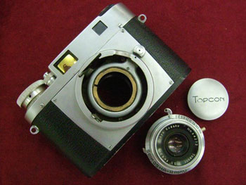 座金を外しシャッターを分離