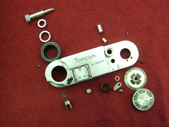 軍艦部を外すに当たり、外した部品