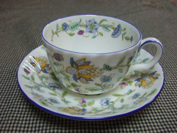 ミントン社のハドンホールブルーのコーヒーカップ