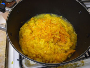 金柑ジャム作り４：粉砕した金柑とリンゴペクチン・砂糖を入れ、火にかける