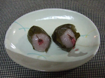 滋賀県近江八幡のお菓子屋さん「たねや」の桜餅