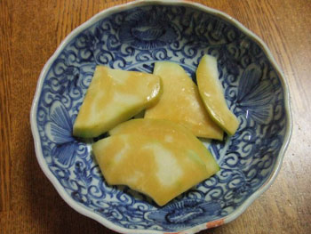 斑に漬かった青パパイヤ