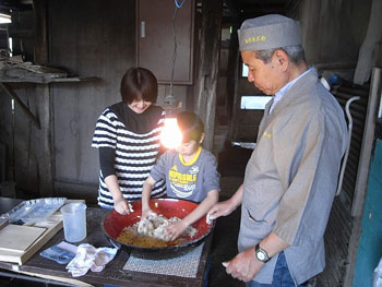 子どもの蕎麦打ち体験