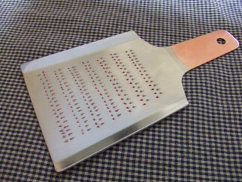 完成した手作りおろし金