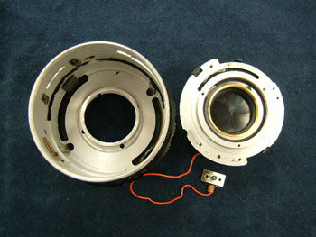 ヘリコイド部とシャッターとに分離