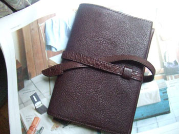 新しく購入したブックカバー