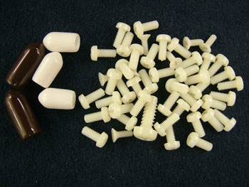 プラスチックのネジ