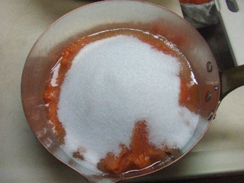 打ち出しの銅鍋