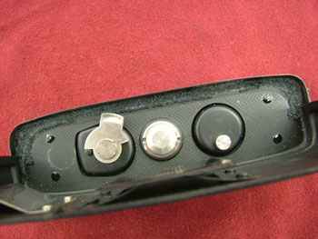 裏蓋の滑りが悪い