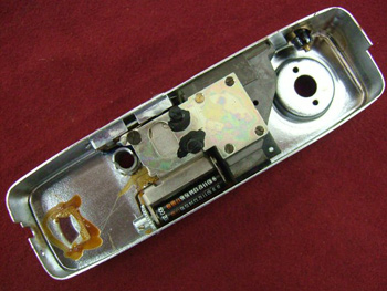 上カバーに組み込み式