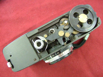 底カバーを外す