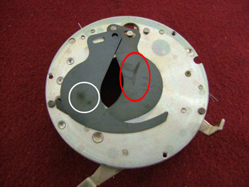 原因は油分の湿潤