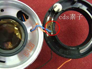 Cds素子に繋がる青のリード線はマイナス