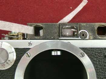 閉塞型のファインダー清掃には手を焼きます