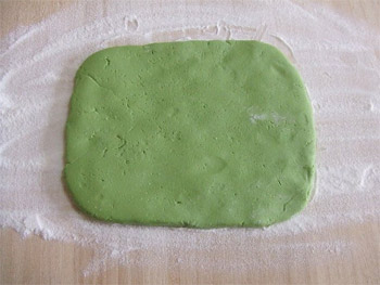 木鉢で形を作る