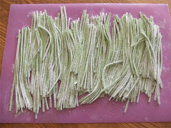 出来るだけ打ち粉を掃っておく