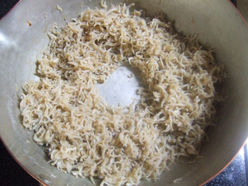 鍋底に水分が無くなる迄とします。