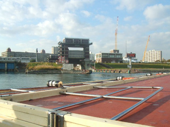 川ロックゲート