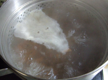 湯を沸かし、混合節を投入