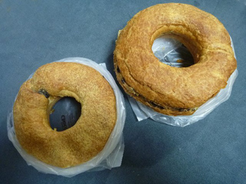 天使のチョコリングと黒豆のリング