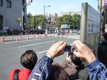 東京マラソンへ出場する蕎麦友