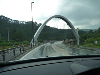 都心方向に黒雲