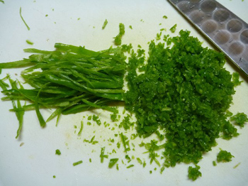 包丁で微塵切り