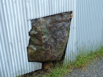 はみ出しています