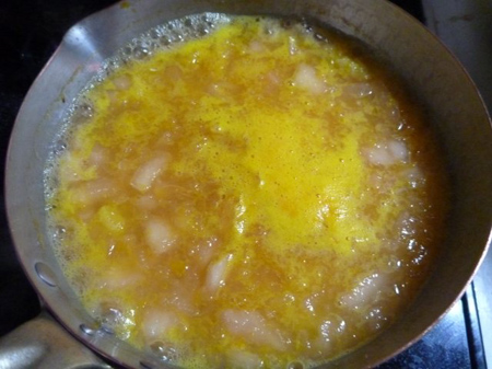 ゼラチンとペクチンを加える